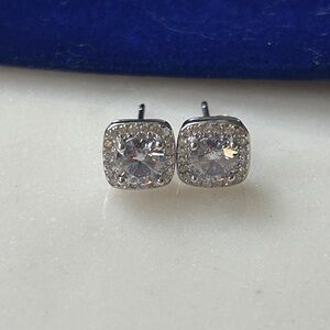 Certified 1.0 CT light purple Moissanite square stud earrings